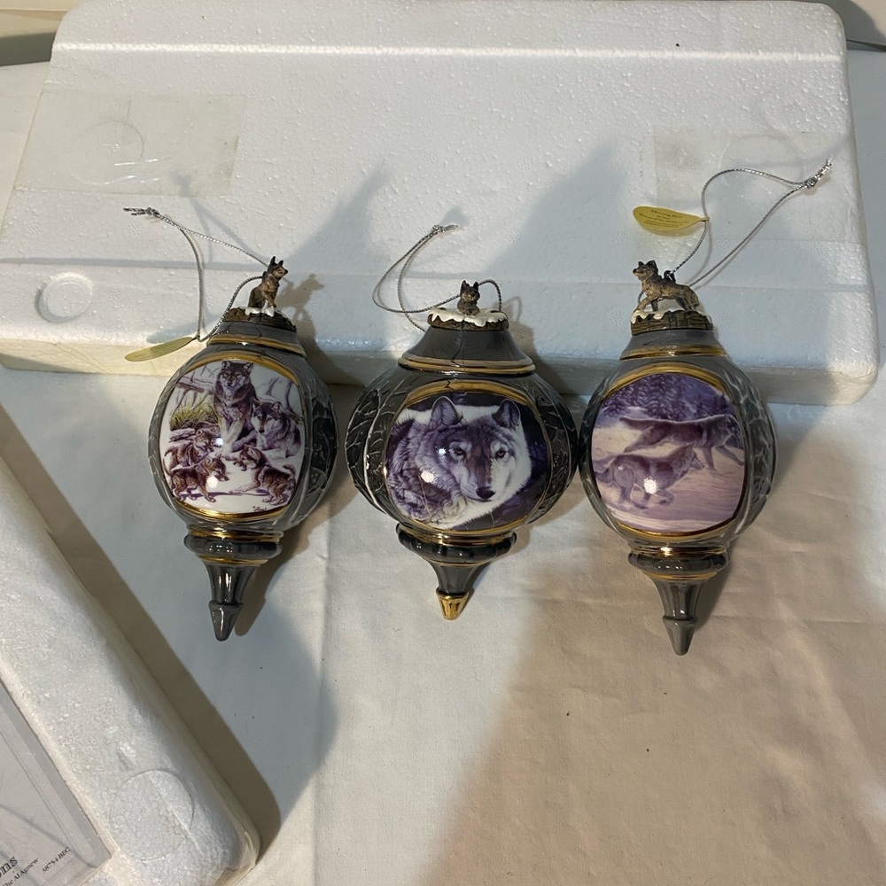Bradford Editions Wolf Ornaments Set of 3 Fourth Issue in the Series 2001